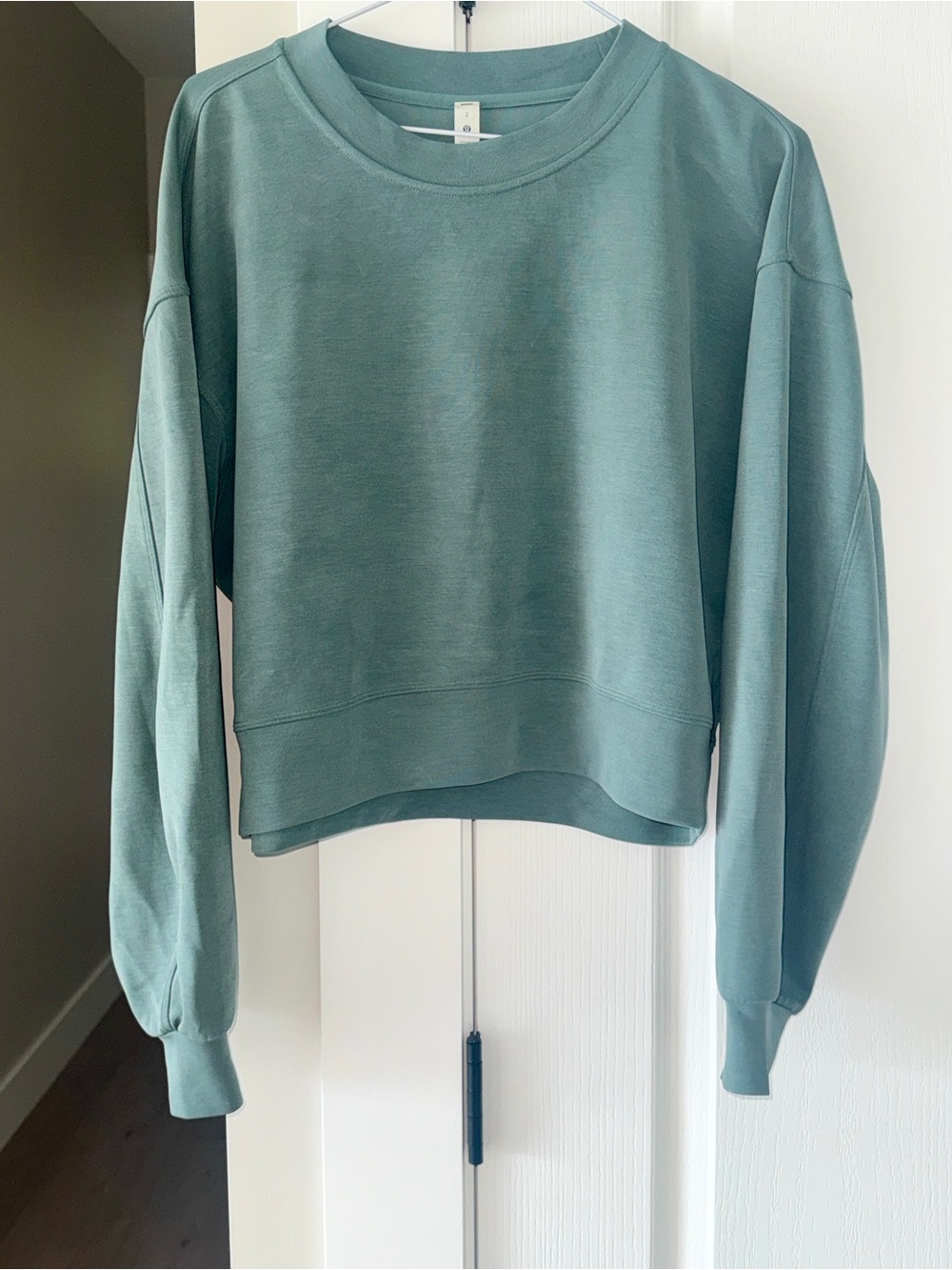 Lululemon Perfectly Oversized Cropped Crew *Softstreme™
Tidewater Teal size 2 - Picture 2 of 8